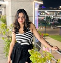 Priya⚜️(independent)cam@ Meet ⚜️, Escort - puta in Surat