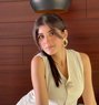 Priya - puta in Abu Dhabi Photo 1 of 9