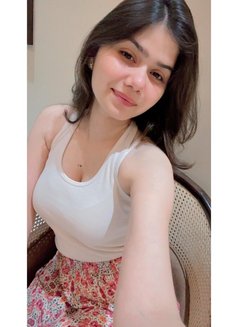 Priya - escort in Abu Dhabi Photo 4 of 6