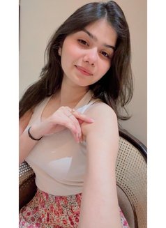 Priya - escort in Abu Dhabi Photo 6 of 6