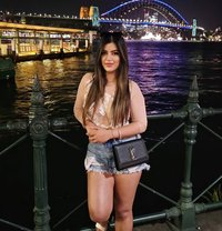 Akansha - puta in Abu Dhabi
