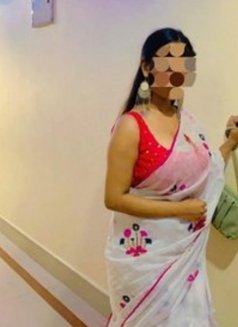 Priya - escort in Ahmedabad Photo 1 of 3