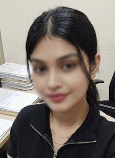 Priya - escort in Bangalore Photo 2 of 4