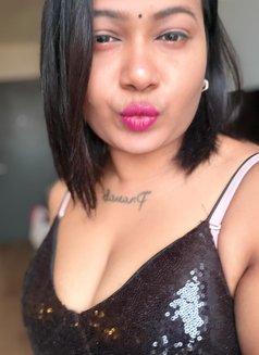 Priya - puta in Bangalore Photo 1 of 4