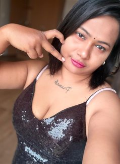 Priya - puta in Bangalore Photo 2 of 4