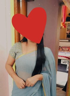 Priya - escort in Bangalore Photo 1 of 4