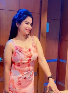 Priya - puta in Bangalore Photo 1 of 3