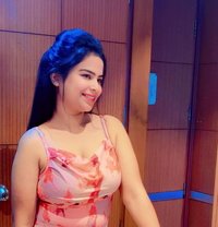 Priya - puta in Bangalore Photo 1 of 3