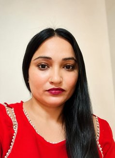 Priya - escort in Bangalore Photo 1 of 1