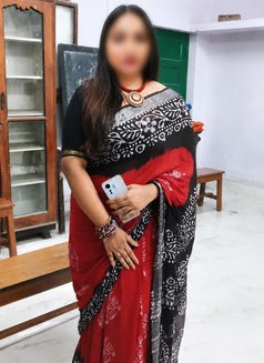 Priya Cam Show & Real Meet Available - escort in Bangalore Photo 3 of 5