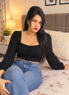 Priya - puta in Bangalore Photo 3 of 7