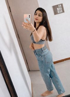 Priya - escort in Chennai Photo 2 of 3