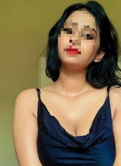 Priya - escort in Chennai Photo 2 of 3