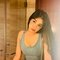 Priya independent - puta in Dubai Photo 1 of 2