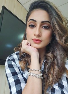 Priya - puta in Dubai Photo 9 of 11