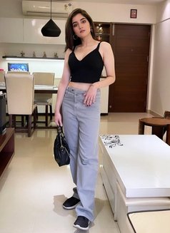 Priya - escort in Dubai Photo 3 of 9
