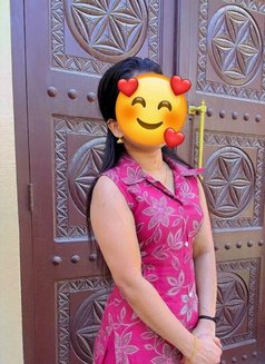 Priya - escort in Dubai Photo 9 of 10