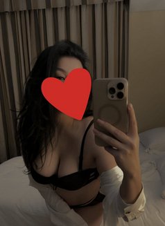Priya - escort in Gurgaon Photo 2 of 4
