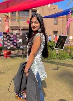 Priya - escort in Hyderabad Photo 2 of 4