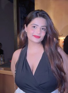 Priya - puta in Hyderabad Photo 2 of 3