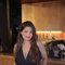 Priya - puta in Hyderabad Photo 3 of 3