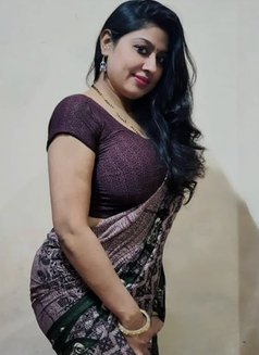 Priya - escort in Indore Photo 2 of 4