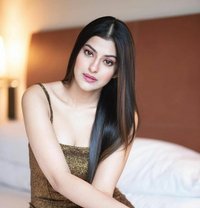 Priya - puta in Kolkata