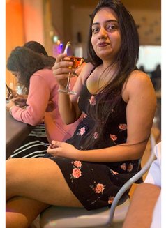 Priya - escort in Kolkata Photo 2 of 3