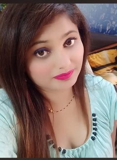 Priya - escort in Kolkata Photo 2 of 4