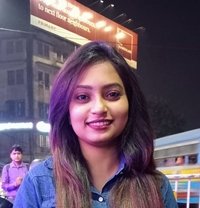 Priya - puta in Kolkata