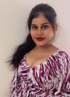 Priya - puta in Mumbai Photo 4 of 6