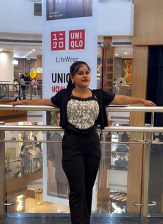 Priya - puta in Mumbai Photo 6 of 6