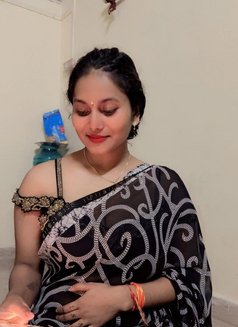 Priya - escort in Mumbai Photo 4 of 5