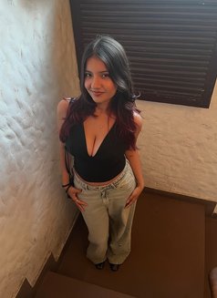 Priya 🦋 - puta in Mumbai Photo 1 of 4