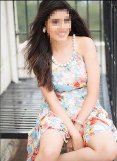 Nikita - puta in Mumbai Photo 4 of 4