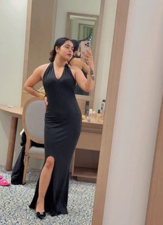 Priya - escort in Muscat Photo 2 of 4