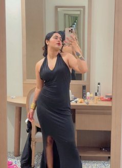 Priya - escort in Muscat Photo 3 of 4