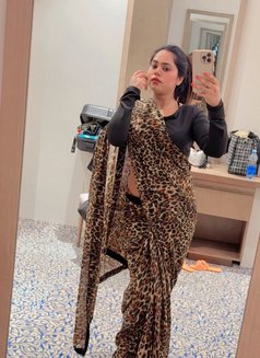 Priya - escort in Muscat Photo 5 of 5