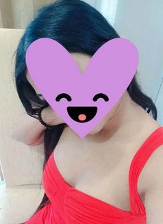 Priya - escort in Noida Photo 2 of 3