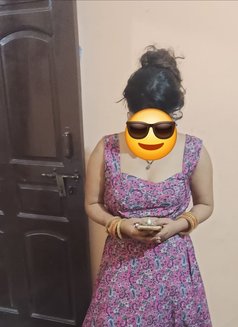 Priya - escort in New Delhi Photo 2 of 6