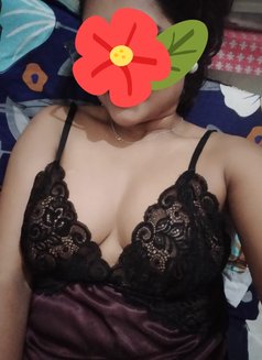 Priya - escort in New Delhi Photo 4 of 6