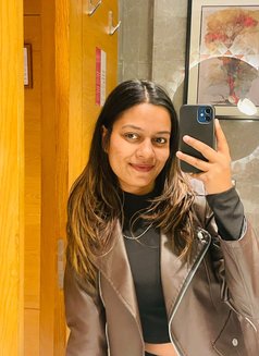Priya - puta in New Delhi Photo 4 of 4