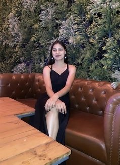 Priya - escort in Noida Photo 1 of 6