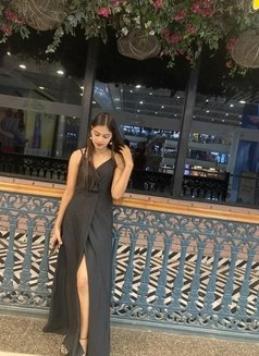 Priya - escort in Noida Photo 2 of 6