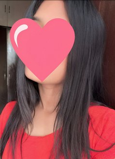 Priya - escort in Noida Photo 2 of 4