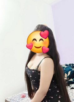 Priya - puta in Noida Photo 2 of 2