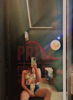 Priya - escort in Noida Photo 7 of 13