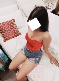 Priya - escort in Noida Photo 8 of 13