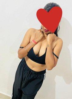 Priya - escort in Pune Photo 4 of 13