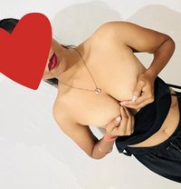 Priya - escort in Pune Photo 5 of 13